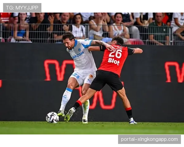 比赛第60分钟，塞维利亚通过一次经典的后场长传转换，由前锋单刀破门